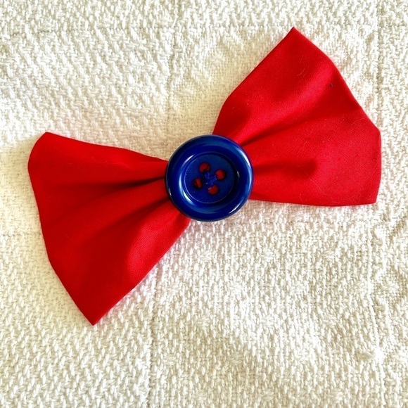 Vintage Y2K Red Hair Bow with Blue Button & Scrunchie - Picture 5 of 13